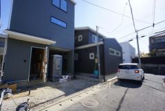 物件の前方と後方が道路に面した敷地です＾＾