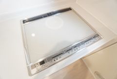 汚れてもサッとふける、お手入れのしやすいIHクッキングヒーター。オール電化なので経済的です。