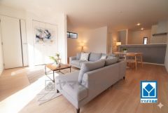 家族が集まる開放的なリビング。思い思いの時間を過ごしたり食事をしたり、素敵な団らんの場になりますね＾＾家具はCGによるイメージ画像です。