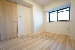 木の温もりがやさしいフローリングとシンプルなクロスです＾＾