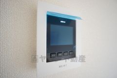 防犯性、セキュリティ対策に安心できるテレビモニター付きインターフォンです。セールスマン対策にもなり安心できます。