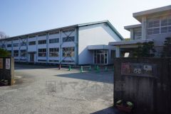 基里小学校