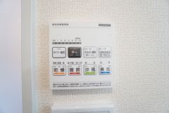 浴室暖房乾燥機付き＾＾梅雨の時期や花粉、PM2.5が酷いときなどの洗濯を干すのに重宝しそうですね＾＾