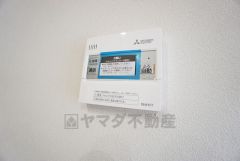 ボタン1つでらくらく操作できる給湯器リモコン。