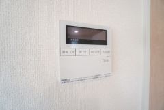 おいだき機能つきなのでお風呂に入る時間が異なるご家庭には嬉しいですね。ボタン一つで快適で便利な生活が＾＾