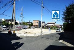 前面道路。西・南側約4ｍの公道に面しています＾＾