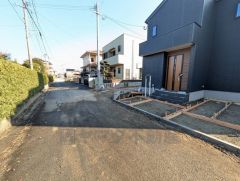 全3区画の新築戸建です＾＾手前から1号棟、2号棟、3号棟。
