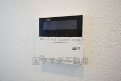 おいだき機能つきなのでお風呂に入る時間が異なるご家庭には嬉しいですね。ボタン一つで快適で便利な生活が＾＾