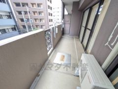 陽当たりの良いバルコニーです。お洗濯やお布団干しはもちろん、日光浴スペースにも＾＾ 3方角部屋でバルコニーは3か所あり＾＾