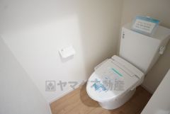 1階2階の2ヶ所にトイレがありますので、忙しい朝にも家族に気を使わず、ゆとりが生まれますね＾＾