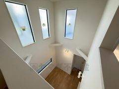 吹き抜けでおしゃれで開放的な空間を実現＾＾
