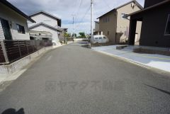 北側約6ｍの公道に面しています。