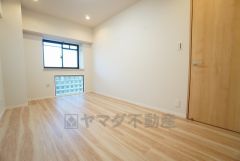 住む人のこだわりを活かす洋室＾＾クローゼットもあり荷物もすっきり片付けられ、ゆとりのある暮らしが出来ます＾＾ 