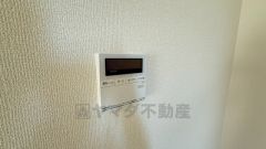 同仕様写真。おいだき機能つきなのでお風呂に入る時間が異なるご家庭には嬉しいですね。ボタン一つで快適で便利な生活が＾＾