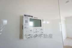 おいだき機能つきなのでお風呂に入る時間が異なるご家庭には嬉しいですね。ボタン一つで快適で便利な生活が＾＾