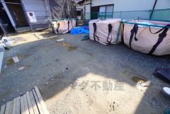 駐車スペースはゆとりある2台分を確保。マイカー用に、お客さま用に、余裕を持ってご利用いただけます＾＾ 