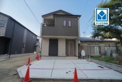 歩8分圏内にはスーパー、コンビニ、ドラッグストアなど。周辺環境充実＾＾