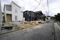 前面道路は西側約4.5～4.9ｍの公道に面しています＾＾ 