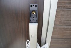 かざすだけで開閉できる、タッチキー採用の玄関。お買い物帰りで、両手がふさがってきても簡単に中に入れます＾＾