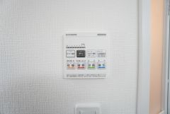浴室暖房乾燥機には、暖房、乾燥、涼風、換気の4つの機能が付いています。タイマー付きです。換気・雨の日の洗濯も安心です＾＾