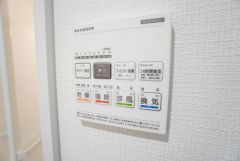 浴室暖房乾燥機には、暖房、乾燥、涼風、換気の4つの機能が付いています。タイマー付きです。換気・雨の日の洗濯も安心です＾＾
