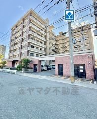 ペット飼育可＾＾奥行約2mのバルコニーから公園が眺め、眺望・日当たり良好＾＾下層が駐車場の為、音を気にせず過ごせます。ルミエール東那珂店(歩10分・車3分/900ｍ)＾＾