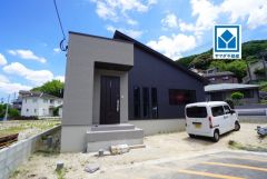 4LDK。広々LDK19.2帖。バックヤードのある平屋住宅＾＾SCL、リネン庫付き＾＾