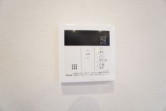 おいだき機能つきなのでお風呂に入る時間が異なるご家庭には嬉しいですね。ボタン一つで快適で便利な生活が＾＾