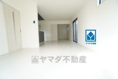 家族が集まる開放的なリビング。思い思いの時間を過ごしたり食事をしたり、素敵な団らんの場になりますね＾＾