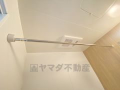 浴室暖房乾燥機付きなので梅雨時期などのお洗濯に便利ですね＾＾