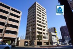 地下鉄七隈線「桜坂」駅の目の前。徒歩1分＾＾R6年8月リフォーム済＾＾角部屋＾＾専有面積88.95㎡。3LDK＾＾ペット可＾＾大濠公園まで自転車5分（1.3ｋｍ）。