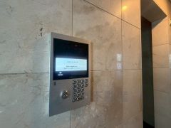 防犯性もばっちり、TVモニター付きインターホン完備。来訪者の顔が見えるので、安心＾＾お子さん1人での留守番時にも活躍しそうです。