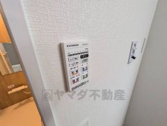 浴室暖房乾燥機には、暖房、乾燥、涼風、換気の4つの機能が付いています。タイマー付きです。換気・雨の日の洗濯も安心です＾＾