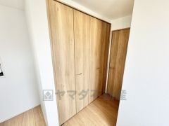 クローゼット付きなので、すっきりと整理整頓でき気持ちよく過ごせますね＾＾