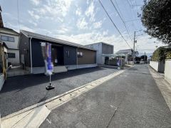 前面道路北側約4ｍ公道。西鉄バス「老司団地(2)」停まで徒歩約7分＾＾