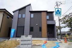 角地＾＾カースペース3台分。JR「原田駅」歩10分＾＾筑紫野レベッサ(車1分/600ｍ)＾＾周辺環境充実しています＾＾