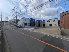 前面道路は北東側約8ｍの公道に面しています＾＾