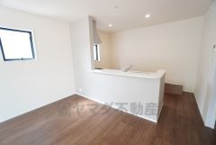 家族が集まる開放的なリビング。16帖の大空間で毎日のお食事が楽しみです＾＾