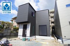 ゆめタウン筑紫野まで徒歩9分、最寄りコンビニまで徒歩4分。日頃のお買い物も楽々です＾＾