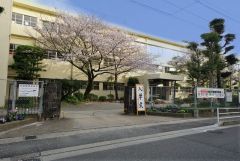 春住小学校