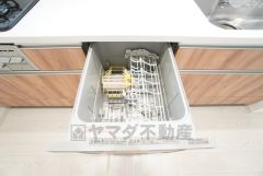 炊事時間を大幅に短縮できる食器洗浄乾燥機付き＾＾食器を洗う手間が減るので家族とのコミュニケーションの時間や自分の時間が増えますね。