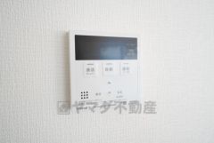 おいだき機能つきなのでお風呂に入る時間が異なるご家庭には嬉しいですね。ボタン一つで快適で便利な生活が＾＾