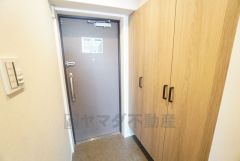 ご家族の靴をスッキリと片付けられるシューズボックス付きの玄関です＾＾スッキリと片付いた玄関は気持ちがいいです。