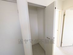 2階廊下には収納スペースあり＾＾