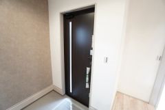 たっぷり収納できるシューズボックス付きです。家族全員の靴がきれいに整頓できます。