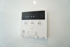 おいだき機能つきなのでお風呂に入る時間が異なるご家庭には嬉しいですね。ボタン一つで快適で便利な生活が＾＾