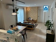 陽光あふれる明るいリビングダイニングになっています＾＾