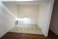 約3帖のタタミコーナーが設けられています。