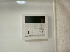 おいだき機能つきなのでお風呂に入る時間が異なるご家庭には嬉しいですね。ボタン一つで快適で便利な生活が＾＾