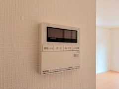 おいだき機能つきなのでお風呂に入る時間が異なるご家庭には嬉しいですね。ボタン一つで快適で便利な生活が＾＾